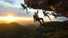 Brons Media climbing